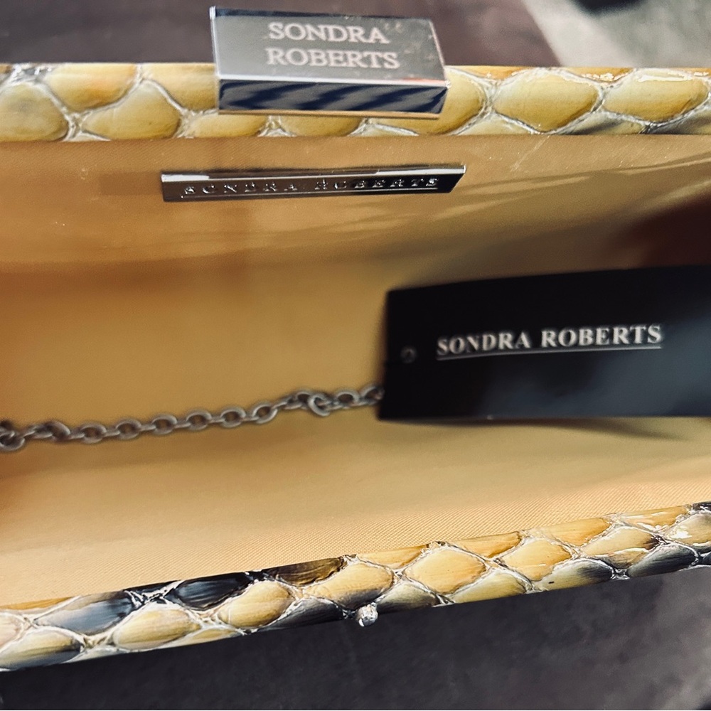 Sondra Roberts Yellow Patent Leather embossed Snake Print Clutch.NWT - Picture 3 of 3